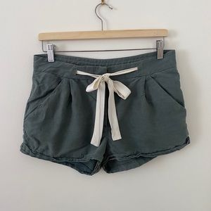 Aritzia Wilfred Allegra Shorts, size 4